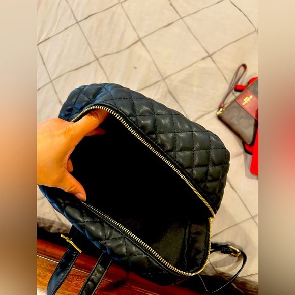 Back pack - Picture 3 of 3